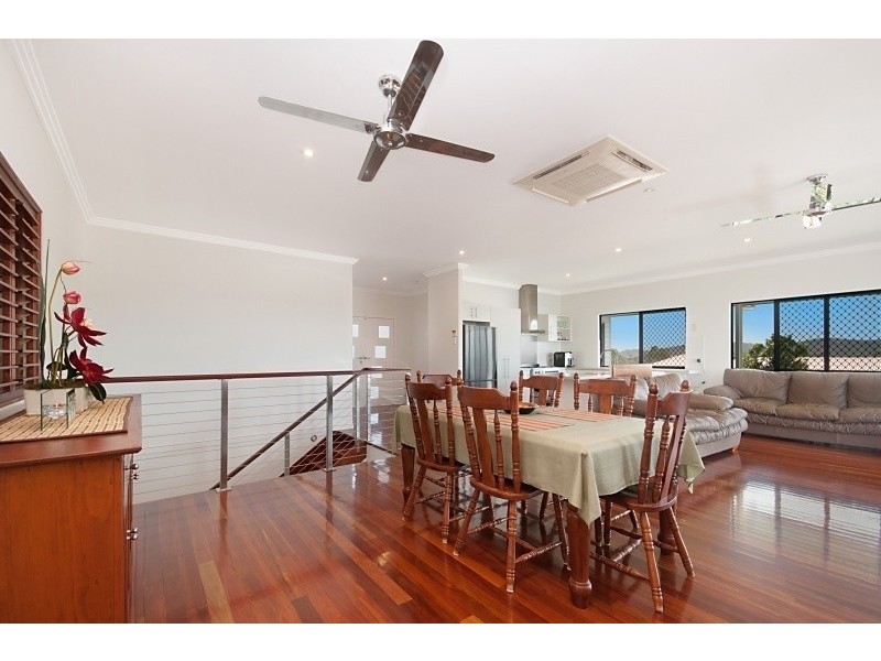 23 Outlook Crescent, Douglas QLD 4814