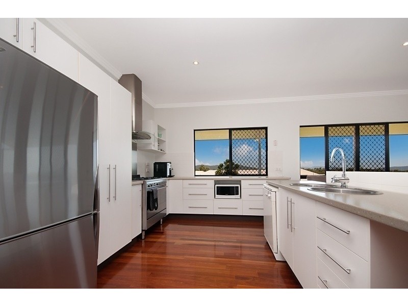 23 Outlook Crescent, Douglas QLD 4814