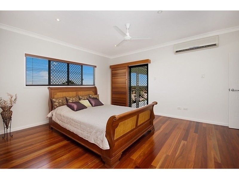 23 Outlook Crescent, Douglas QLD 4814