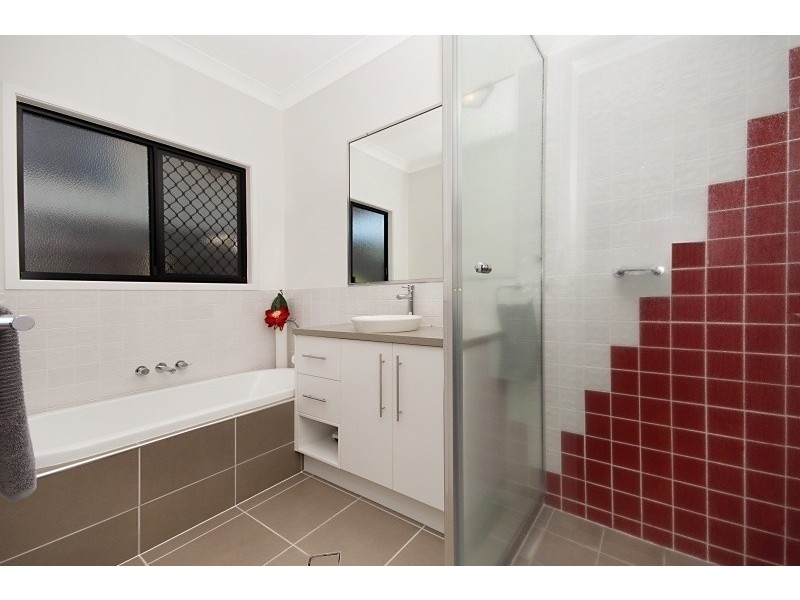 23 Outlook Crescent, Douglas QLD 4814