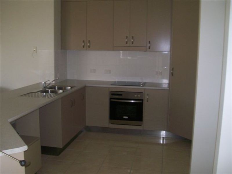 39 Hillock  Street, Bushland Beach QLD 4818