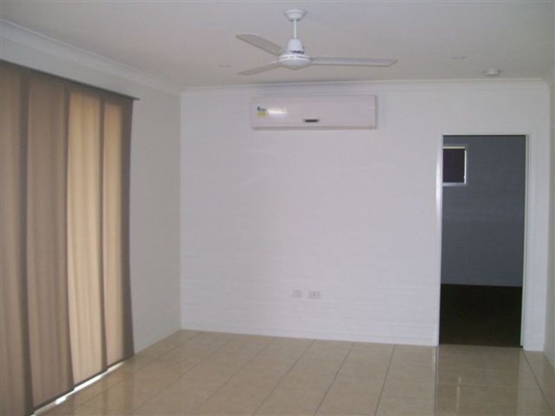 39 Hillock  Street, Bushland Beach QLD 4818