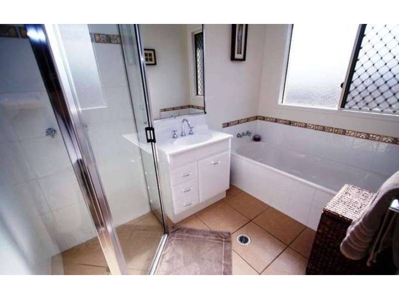 45 Greentree Circuit, Bushland Beach QLD 4818