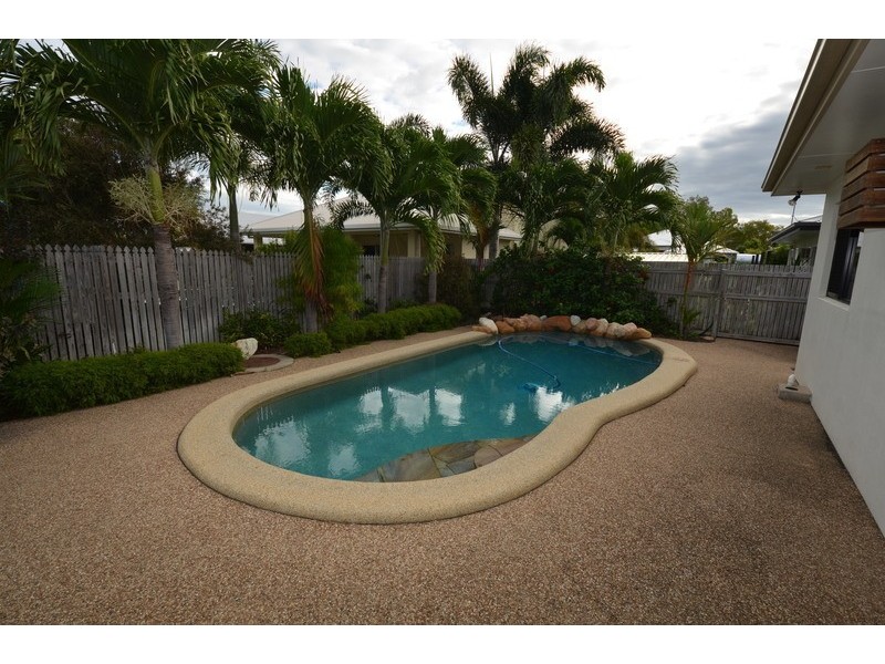 41 Sheerwater Parade, Douglas QLD 4814