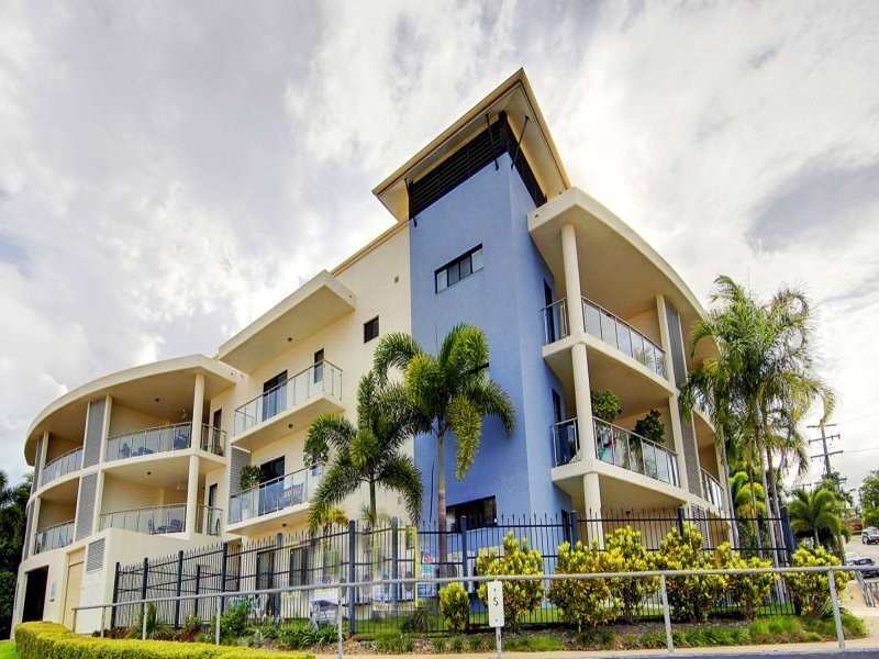 204/3 Melton Terrace, Townsville City QLD 4810