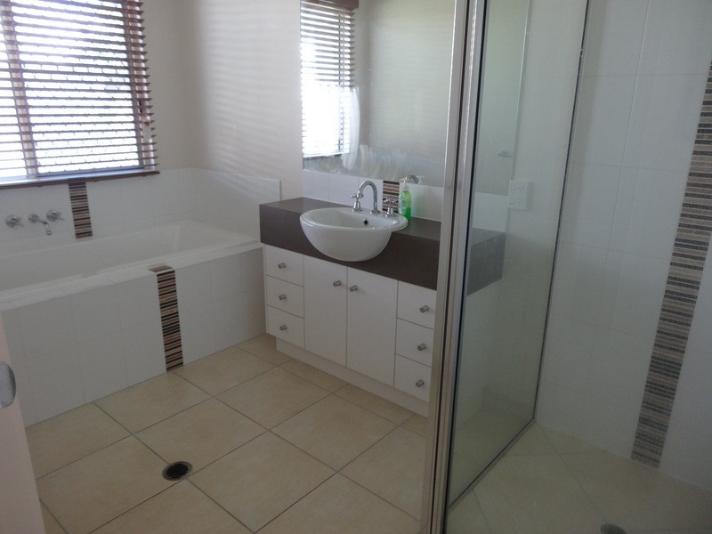 4 Yarra Crescent, Kelso QLD 4815