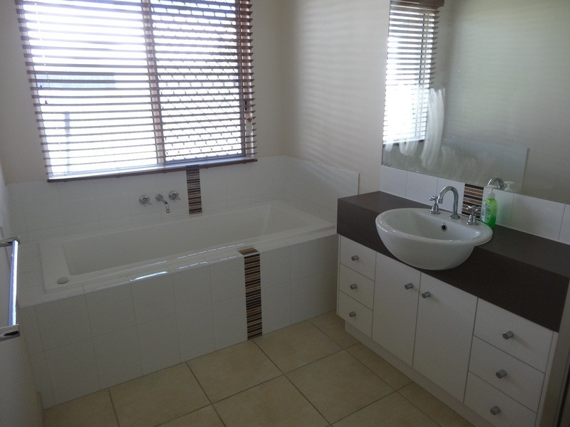 4 Yarra Crescent, Kelso QLD 4815