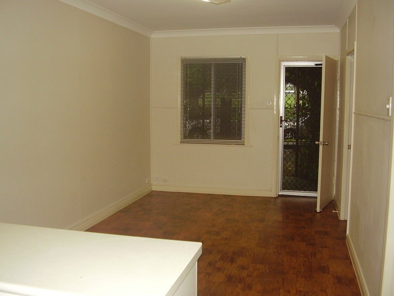 2/5b Warburton Street, North Ward QLD 4810