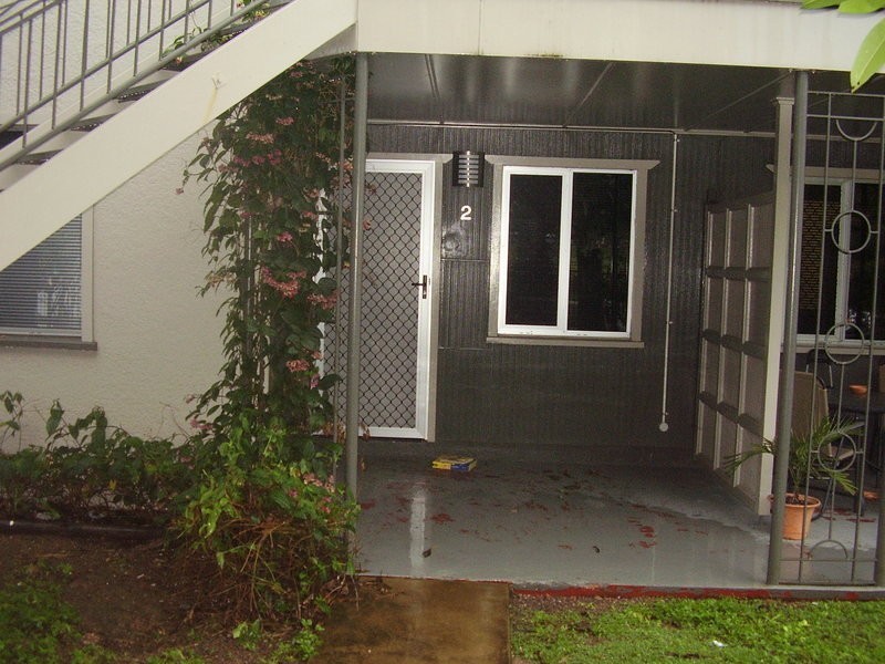 2/5b Warburton Street, North Ward QLD 4810