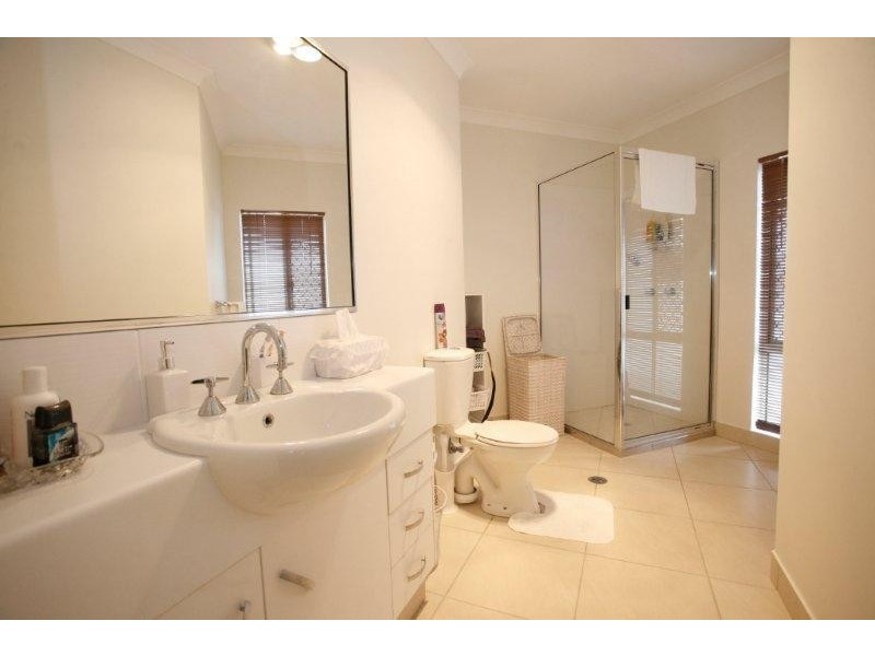 8 Palomar Court, Mount Louisa QLD 4814