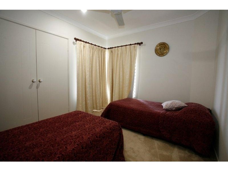 8 Palomar Court, Mount Louisa QLD 4814