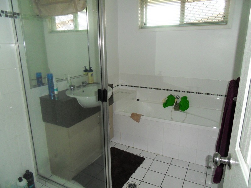 18 Dickenson Place, Kirwan QLD 4817