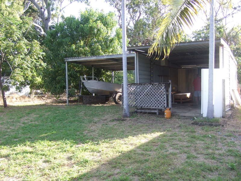 33 Whiting Court, Cungulla QLD 4816