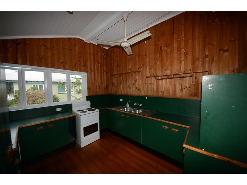 16 Campbell Street, Hermit Park QLD 4812