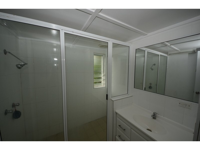 16 Campbell Street, Hermit Park QLD 4812