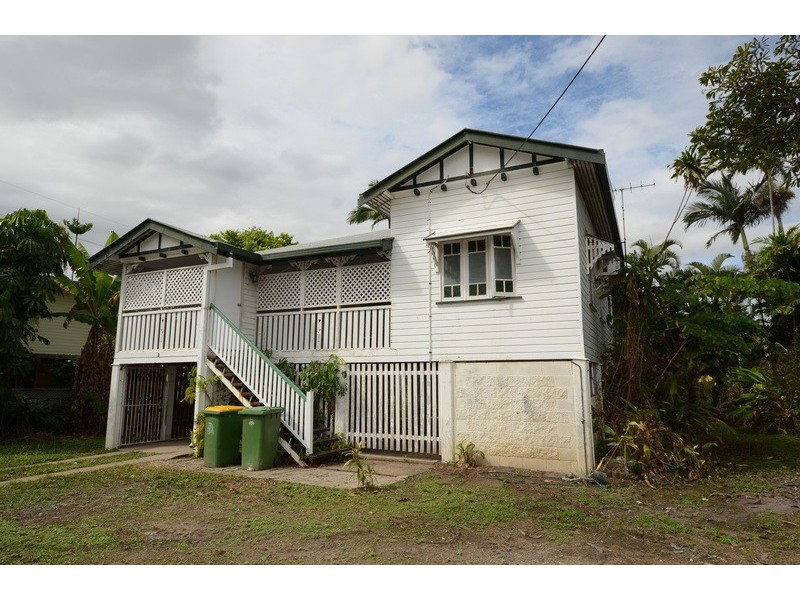 16 Campbell Street, Hermit Park QLD 4812