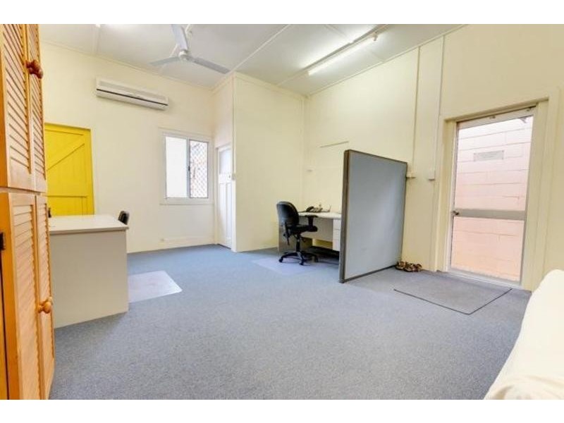 20B Cowley Street, West End QLD 4810