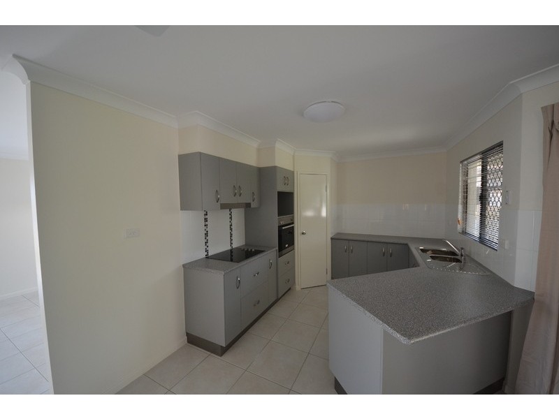 44 Burlingon Circuit, Mount Louisa QLD 4814