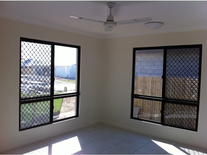 44 Burlingon Circuit, Mount Louisa QLD 4814