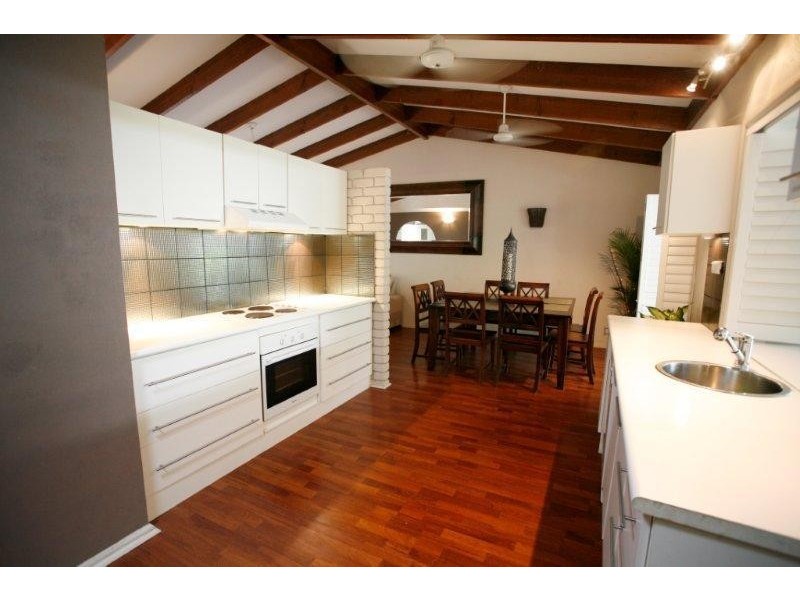 5 Elm Court, Bushland Beach QLD 4818