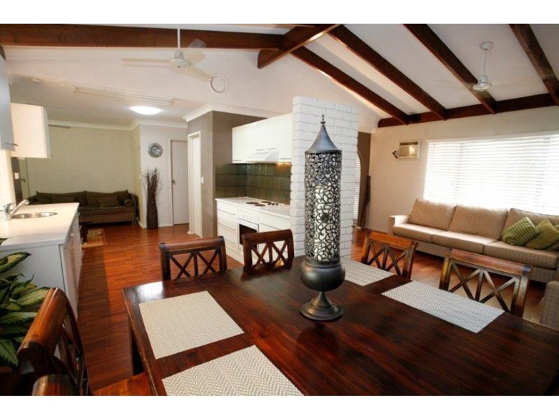 5 Elm Court, Bushland Beach QLD 4818