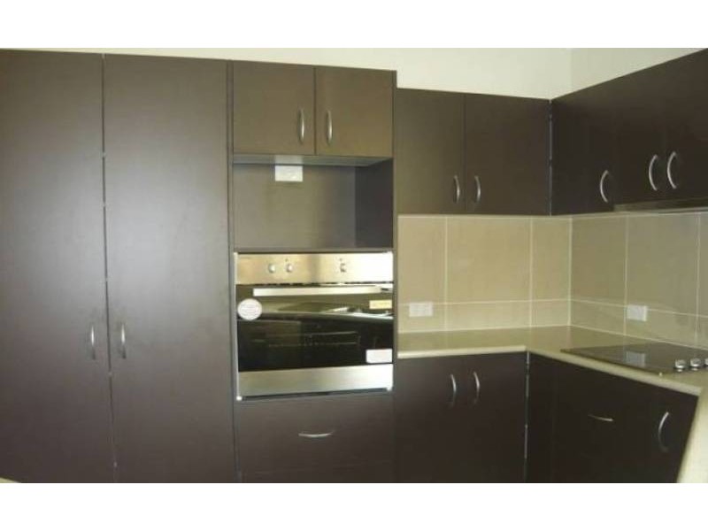 8 Browning Street, Mount Louisa QLD 4814