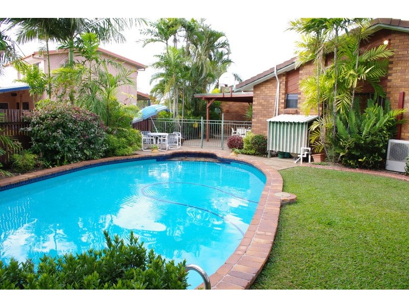 33 Serrano Crescent, Cranbrook QLD 4814