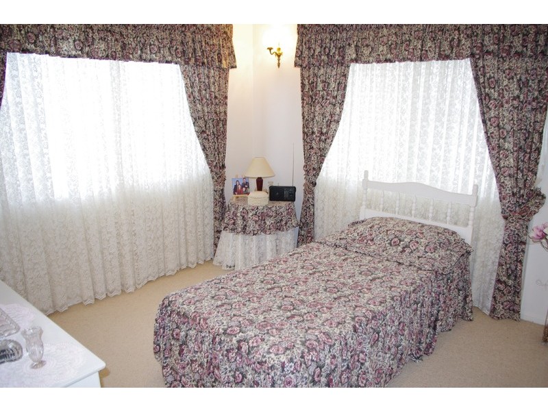 33 Serrano Crescent, Cranbrook QLD 4814