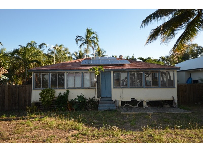 Saunders Beach QLD 4818