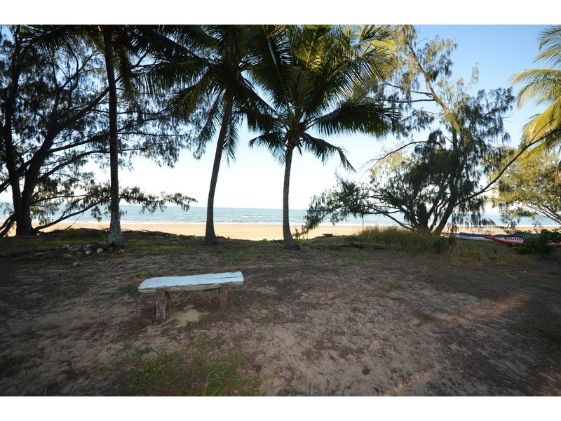 Saunders Beach QLD 4818