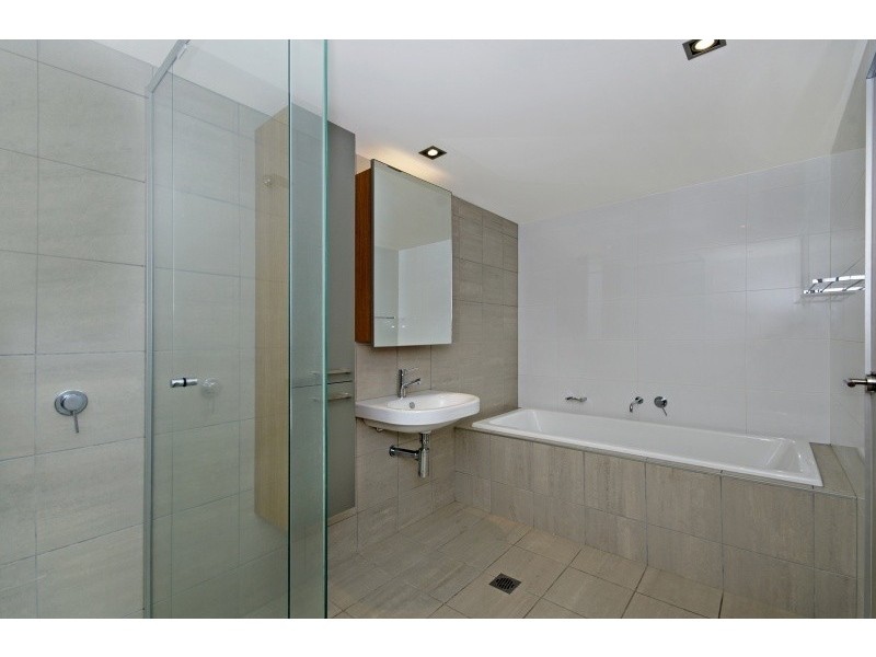 2404/6 Mariners Drive, Townsville City QLD 4810