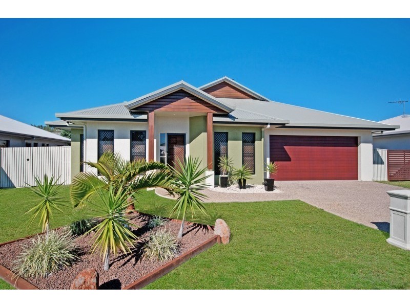 23 Hillock Crescent, Bushland Beach QLD 4818