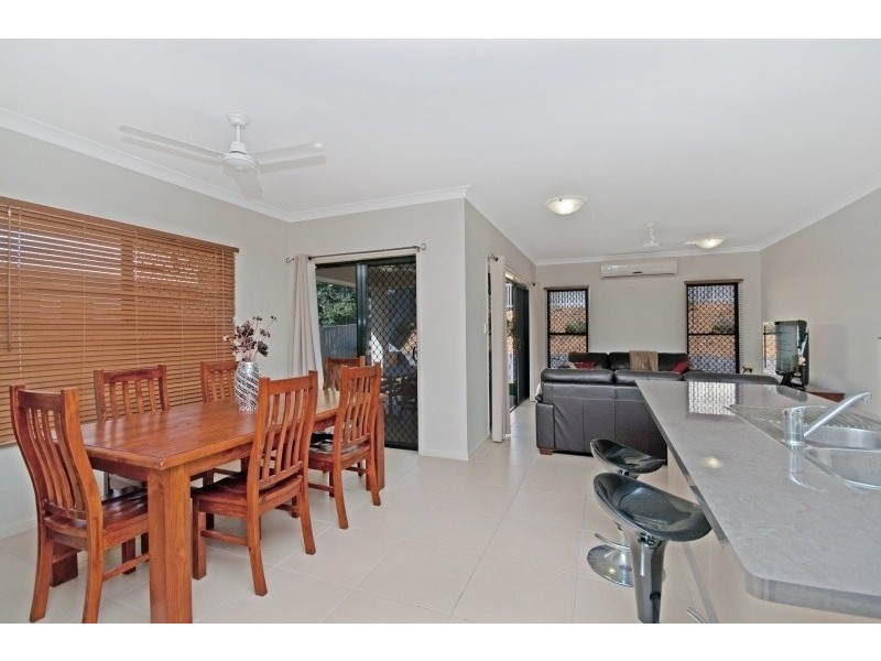 23 Hillock Crescent, Bushland Beach QLD 4818