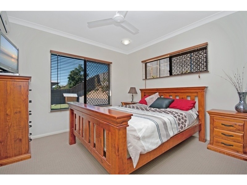 23 Hillock Crescent, Bushland Beach QLD 4818