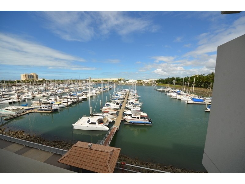 2404/6 Mariners Drive, North Ward QLD 4810