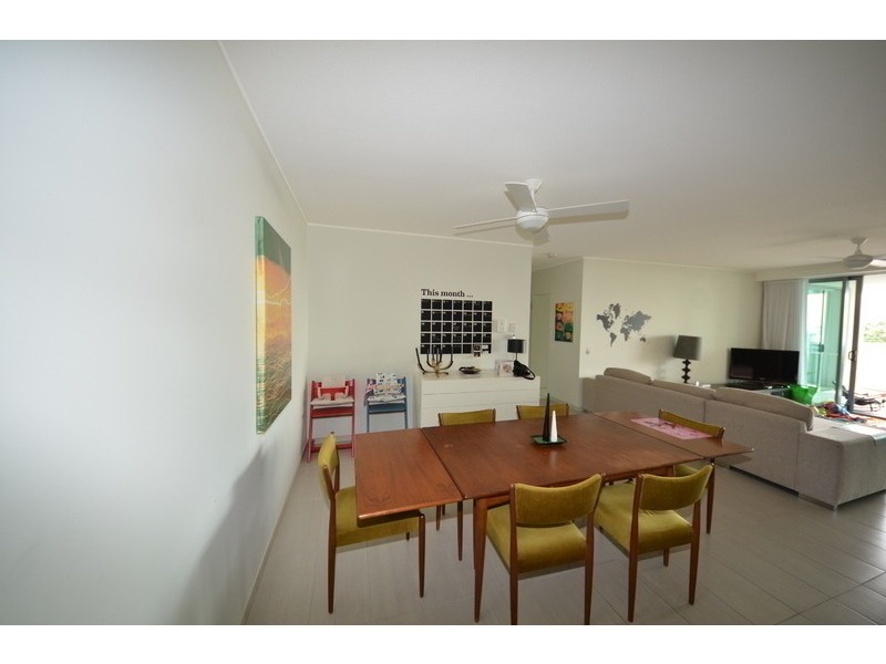 2404/6 Mariners Drive, North Ward QLD 4810