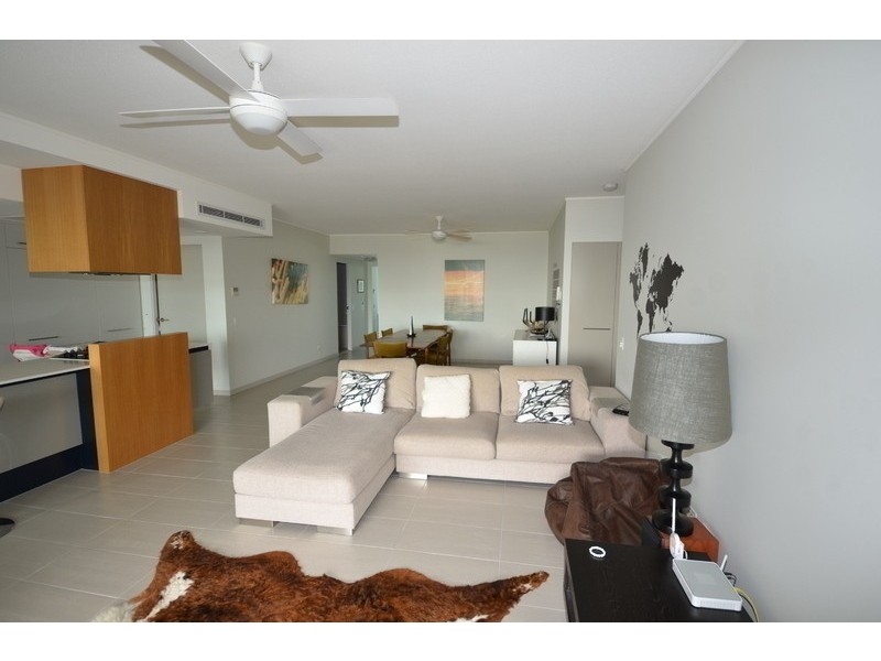 2404/6 Mariners Drive, North Ward QLD 4810