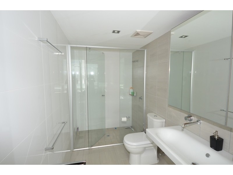 2404/6 Mariners Drive, North Ward QLD 4810