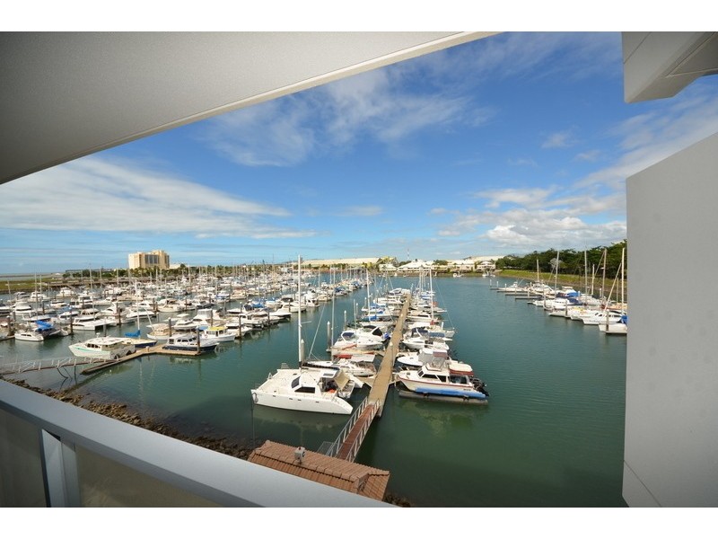 2404/6 Mariners Drive, North Ward QLD 4810