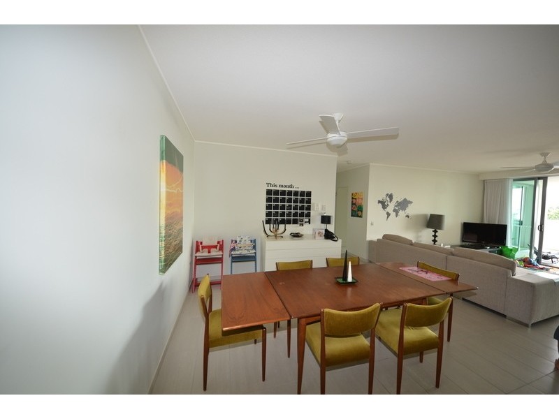 2404/6 Mariners Drive, North Ward QLD 4810