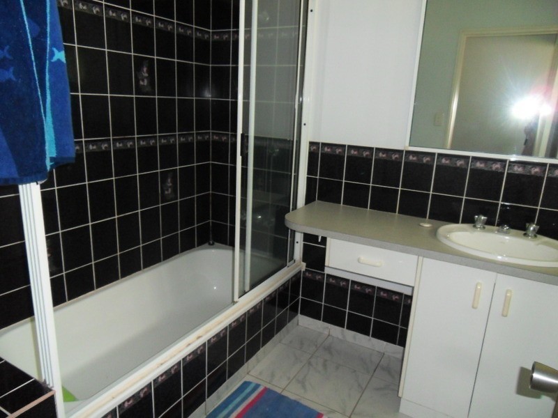 West End QLD 4810