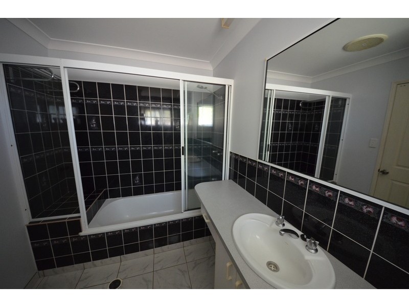 West End QLD 4810