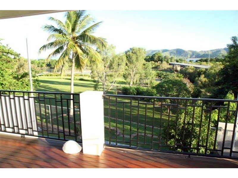 1 Tyack Street, Rosslea QLD 4812