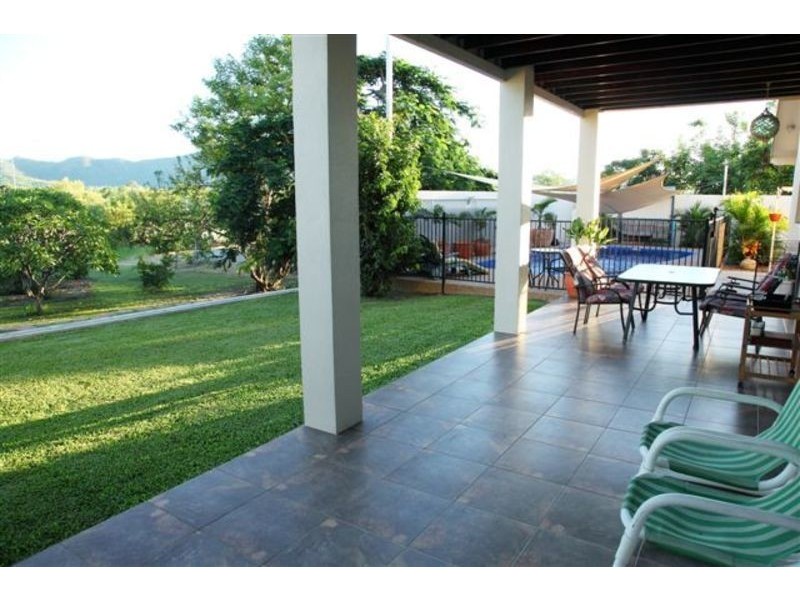 1 Tyack Street, Rosslea QLD 4812