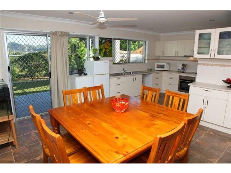 1 Tyack Street, Rosslea QLD 4812