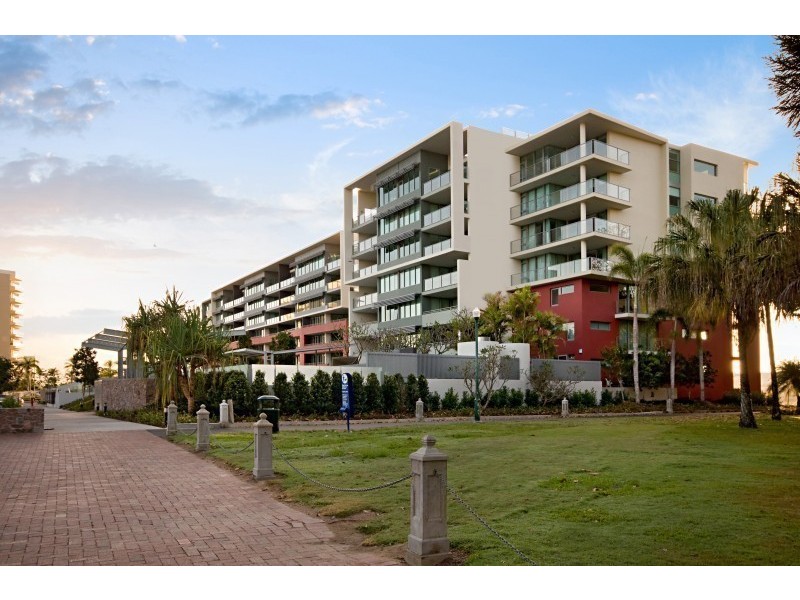 2404/6 Mariners Drive, North Ward QLD 4810
