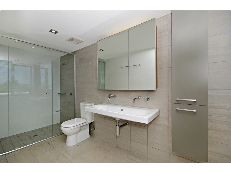 2404/6 Mariners Drive, North Ward QLD 4810