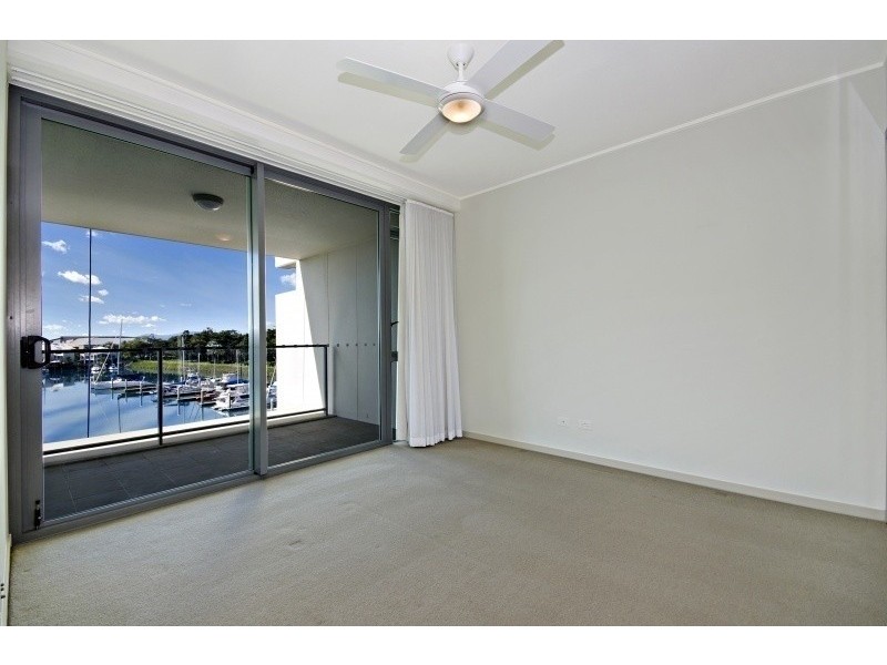 2404/6 Mariners Drive, North Ward QLD 4810