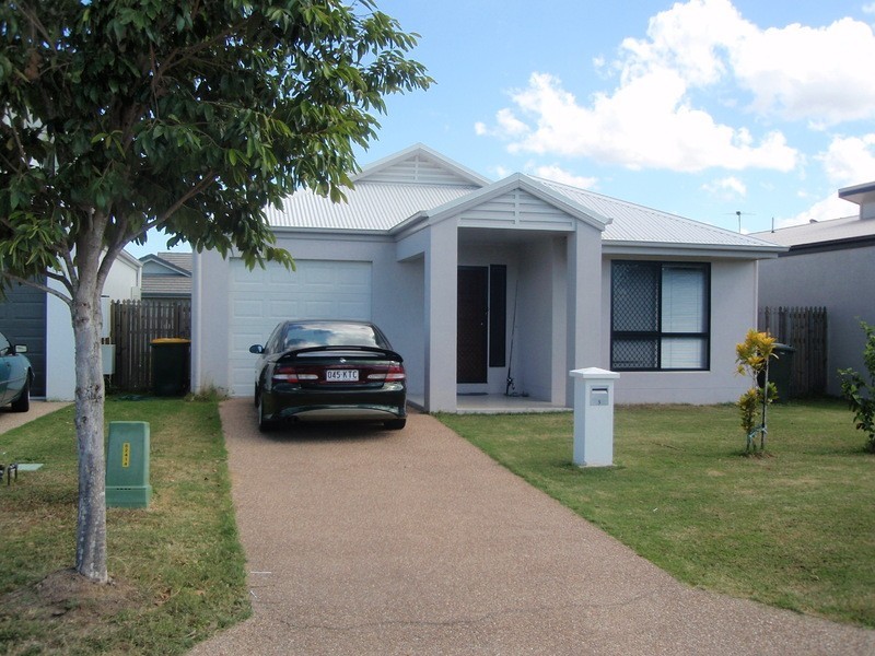 5  Laurie Motti Parade, Kirwan QLD 4817