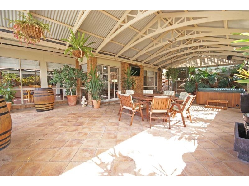 2 Wallsall Lane, Golden Grove SA 5125